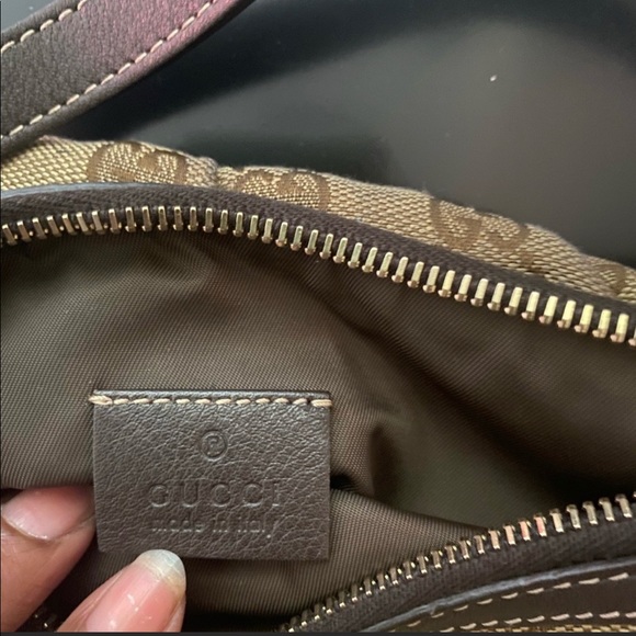 Authentic Gucci mini purse no signs of use comes with duffle bag - Picture 4 of 5